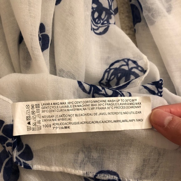 Scarf - Picture 3 of 3